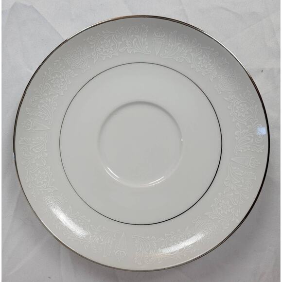 Crown Victoria Lovelace 6" China Side Plate - Picture 1 of 3